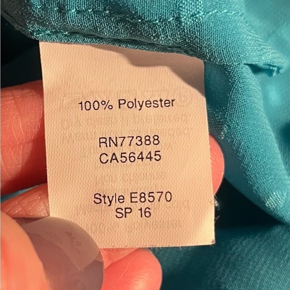 J. Crew Women’s Textured Dot Button Petite Size Blouse - Picture 5 of 6